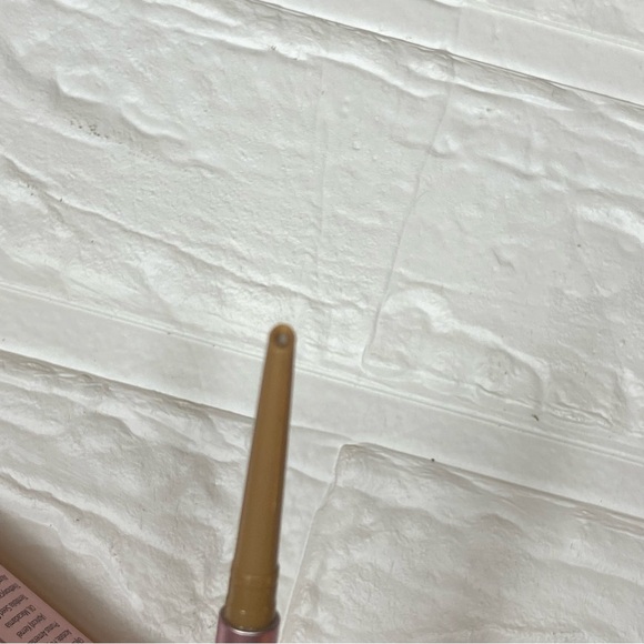 NEW Natural Blond, Too Faced Ultra Slim Eyebrow Pencil Color: Natural Blond - Picture 5 of 7